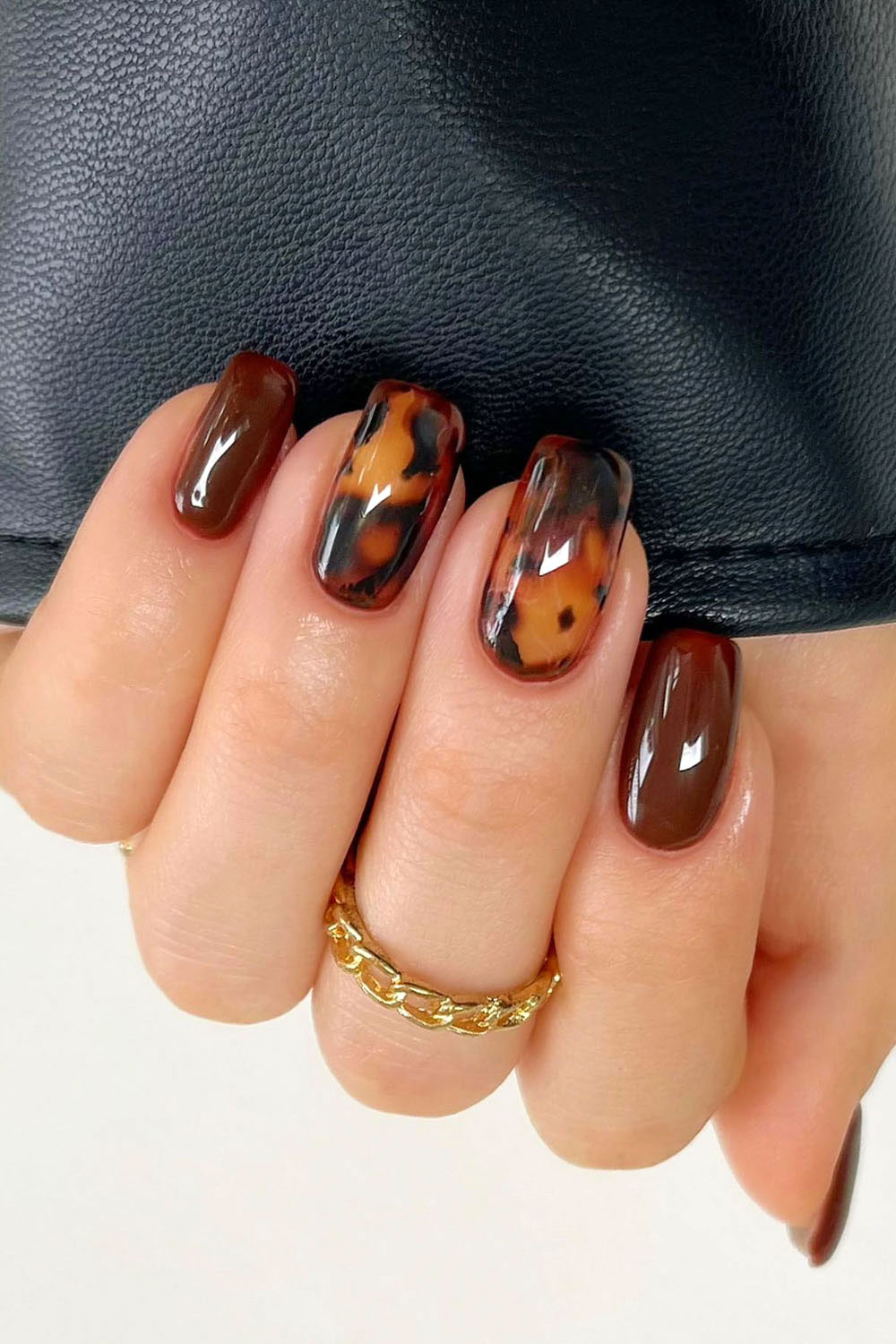 Tortoise Nails The Fall Trend That Will Be Your New Obsession Tortoise Nails The Fall Trend That Will Be Your New Obsession