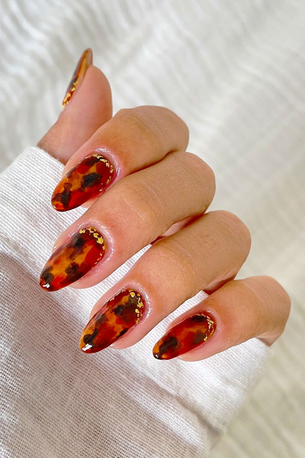 Tortoise Nails The Fall Trend That Will Be Your New Obsession Tortoise Nails The Fall Trend That Will Be Your New Obsession